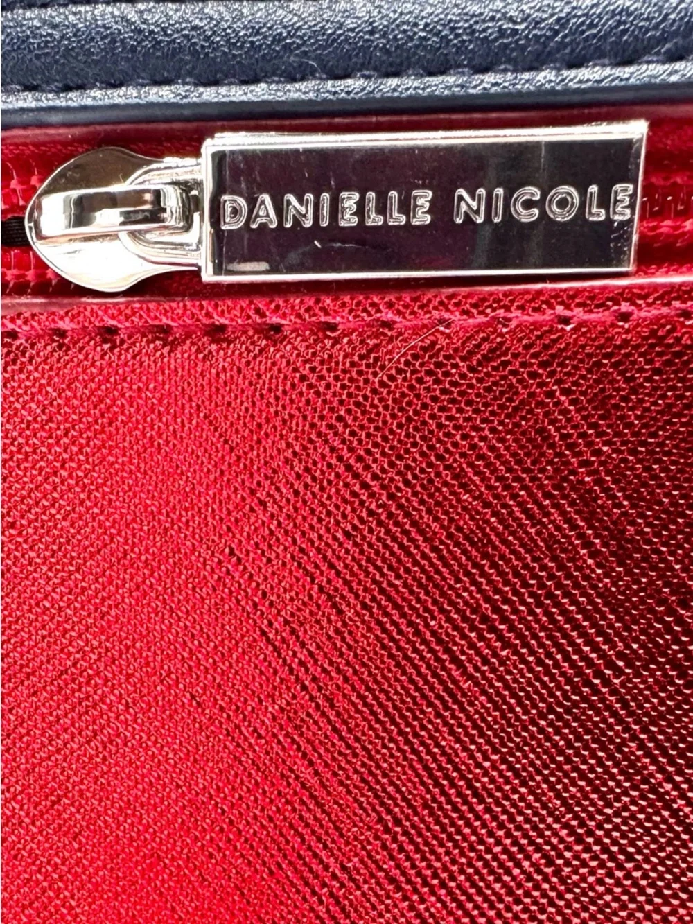 Danielle Nicole Disney Marvel Captain America Vegan Leather Handbag Crossbody - Picture 6 of 13